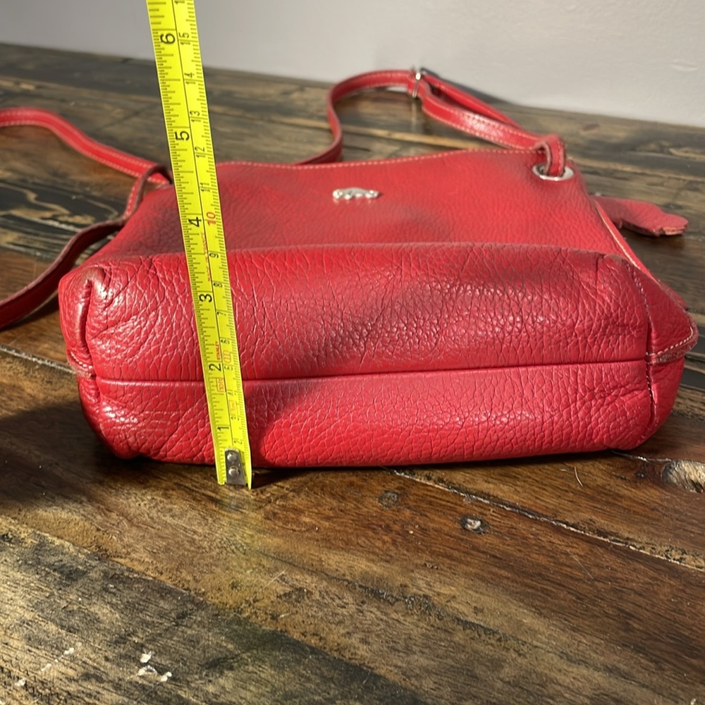 Roots pebbled leather red purse with long crossbody strap.  Made in Canada - Picture 6 of 17